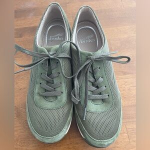 Dansko size 41 walking shoes